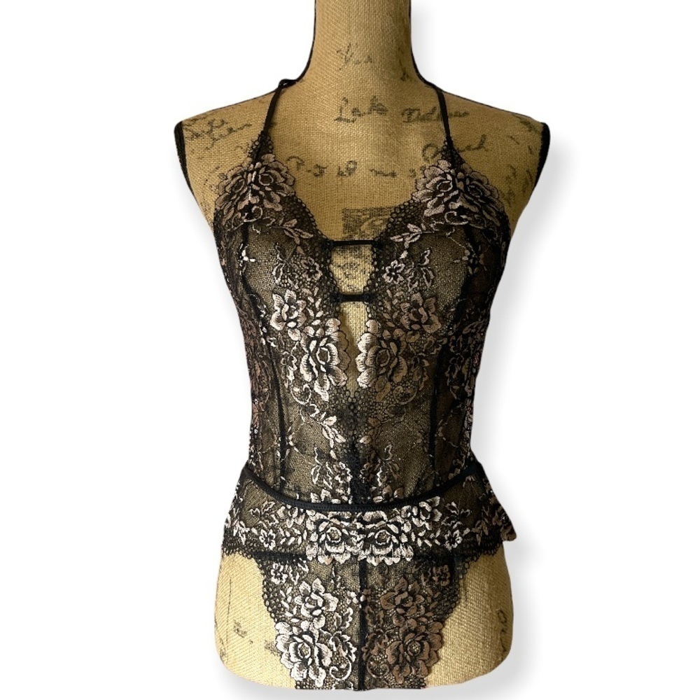 In Bloom by Jonquil - Two Tone Deep V-Neck Lace Teddy